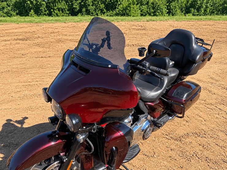 #1075-•-2018-harley-davidson-flhtkse-cvo-limited-image-24