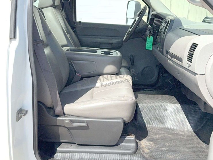 2009-chevrolet-3500-image-37