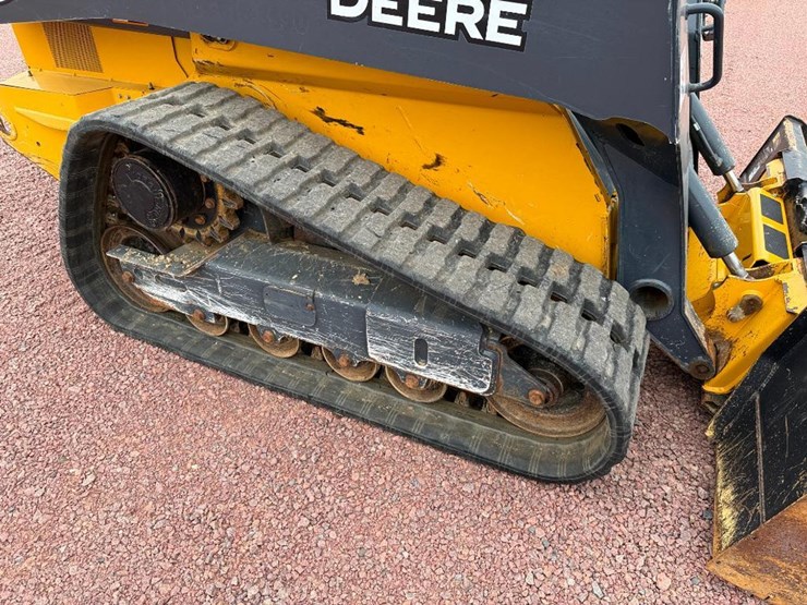2020-deere-325g-image-19