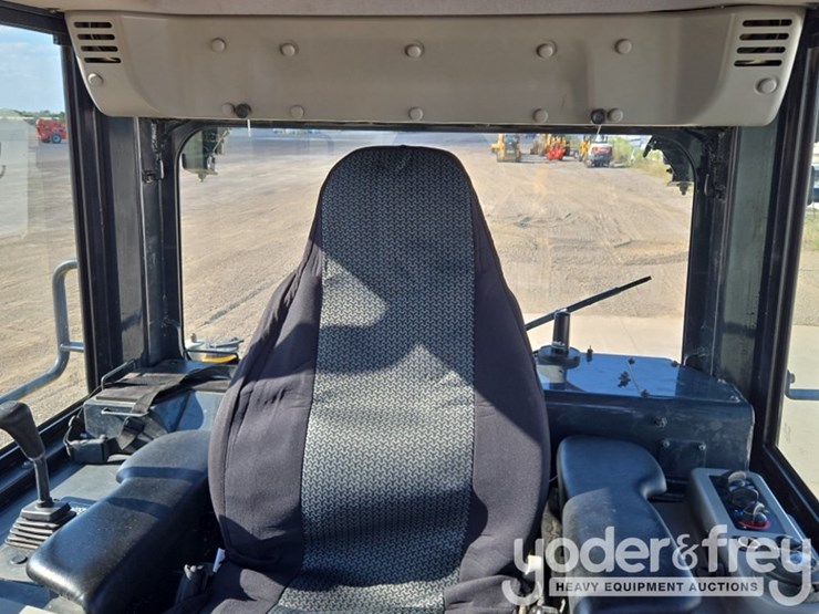 2022-komatsu-d61pxi-24-image-46