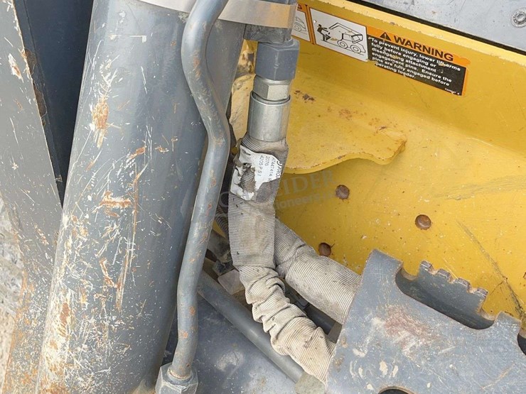 2020-deere-331g-image-12