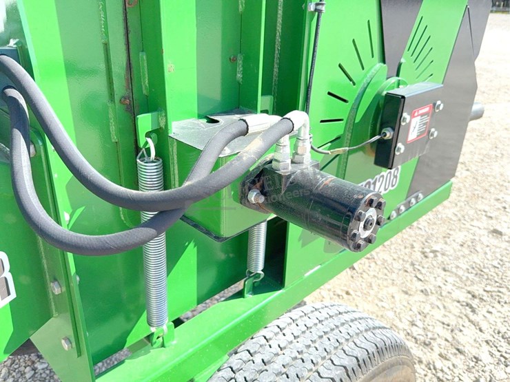 frontier-wc1208pt-pto-drive-wood-chipper-image-16