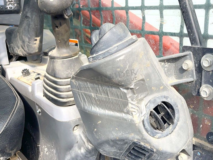 2021-kubota-svl97-2-image-29