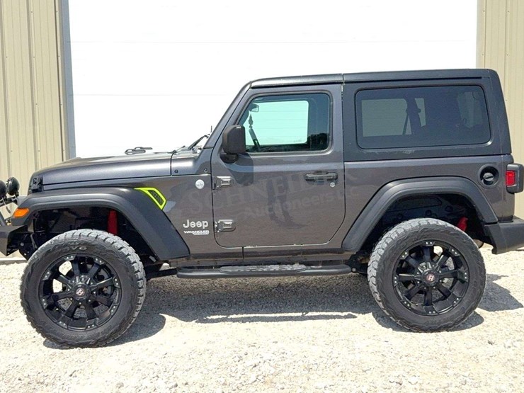 2018-jeep-wrangler-sport-image-4