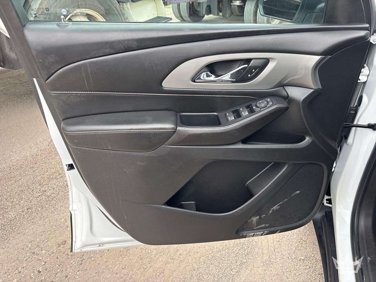 2021-chevrolet-traverse-image-9