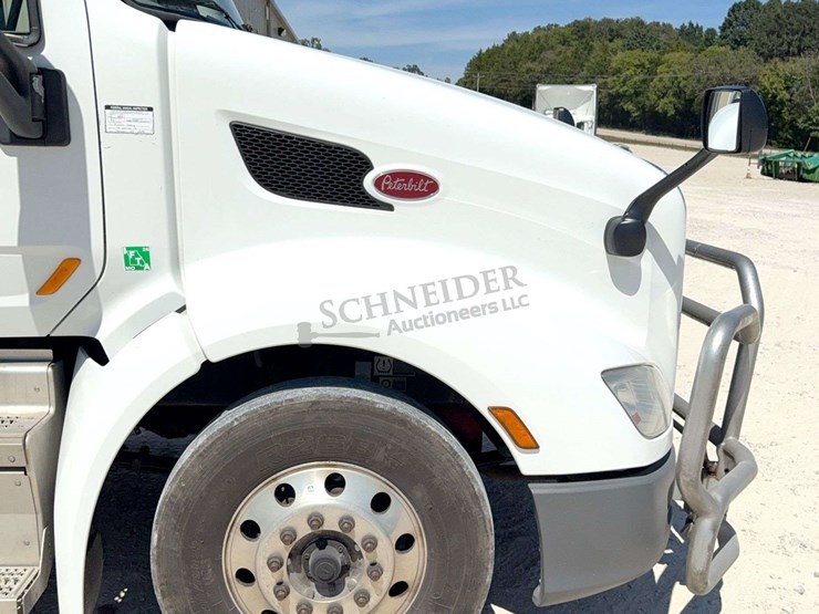 2020-peterbilt-579-image-14