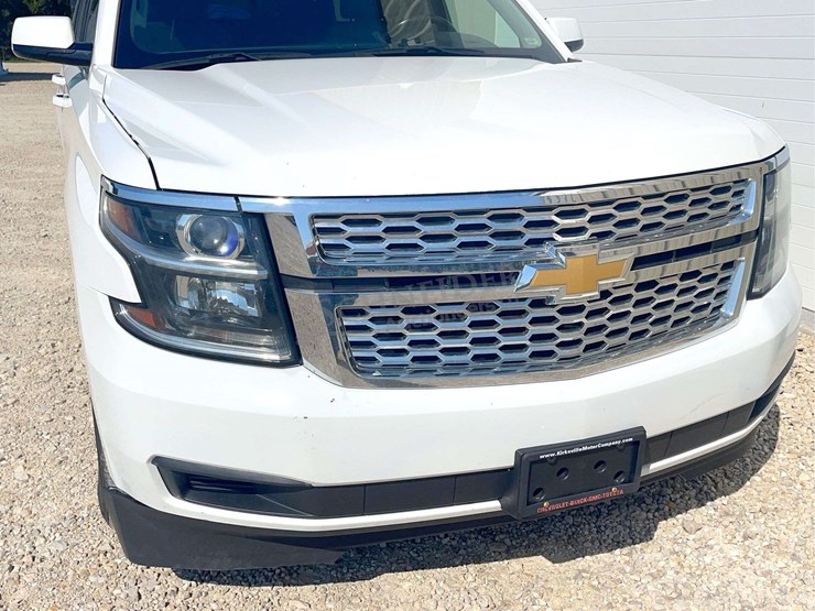 2016-chevrolet-tahoe-lt-image-9
