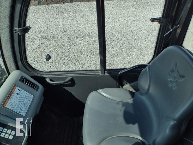 2021-bobcat-toolcat-5600-image-10