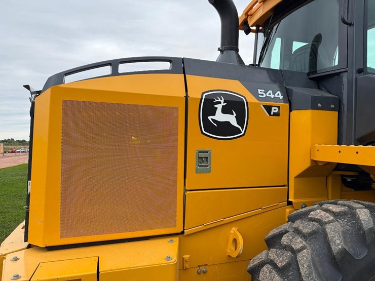 2021-deere-544p-image-20