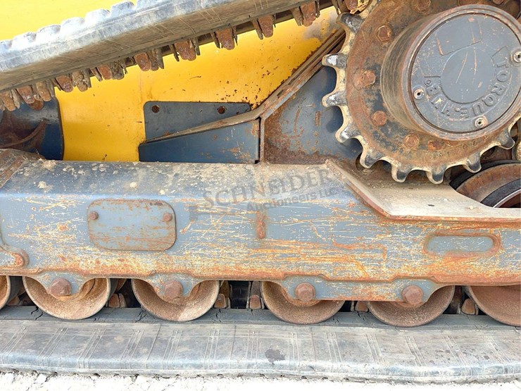 2020-deere-331g-image-25