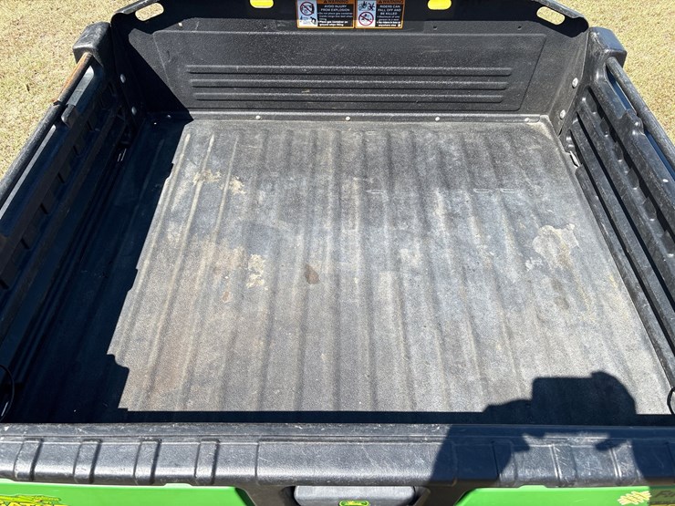 john-deere-gator-image-12