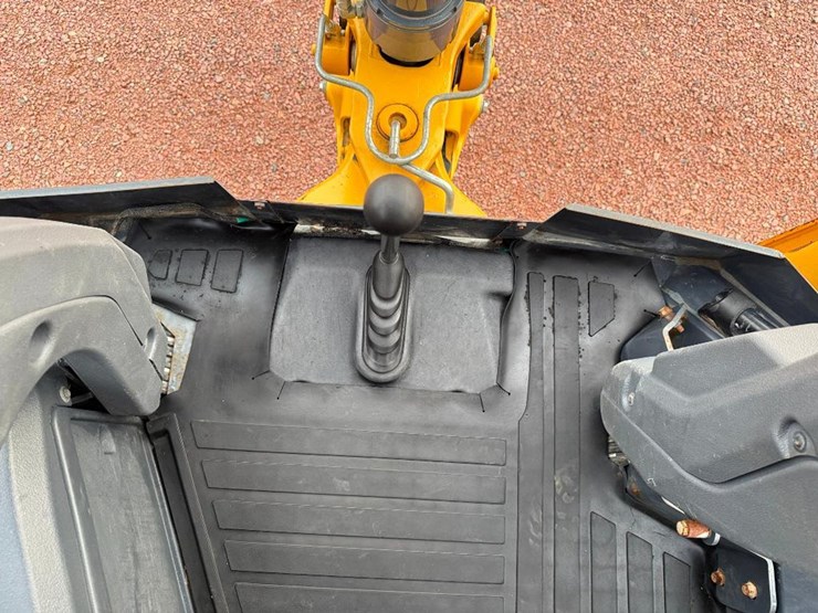 2019-deere-310sl-hl-image-67