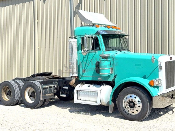 2003-peterbilt-378-image-1