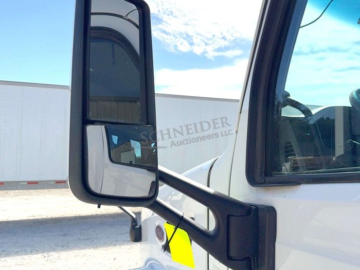 2020-peterbilt-579-image-48