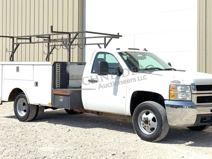 2009-chevrolet-3500-image-1
