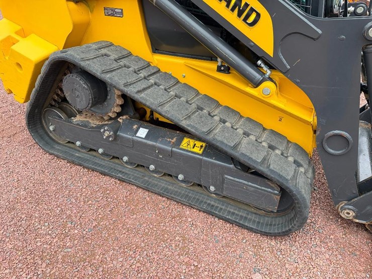 new-holland-c362-image-19