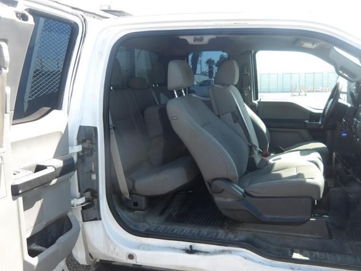 2017-ford-f550-image-21