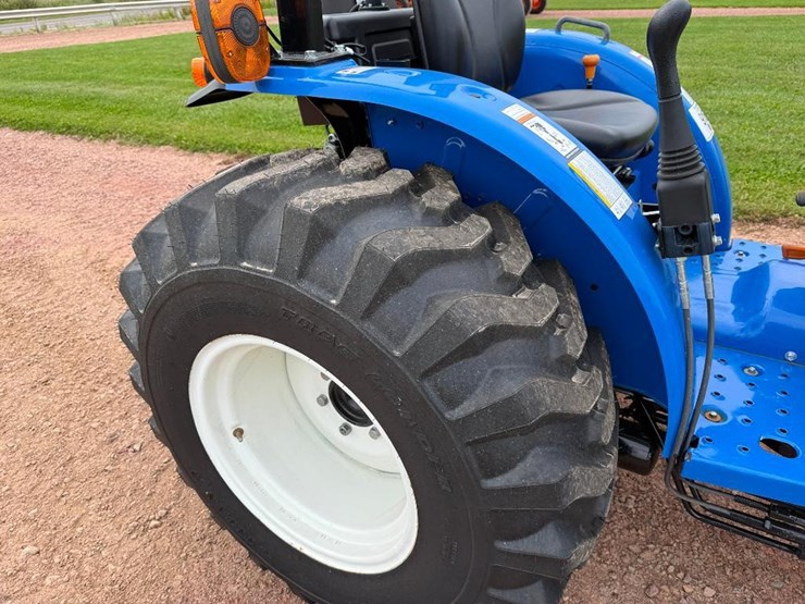 new-holland-workmaster-35-image-22