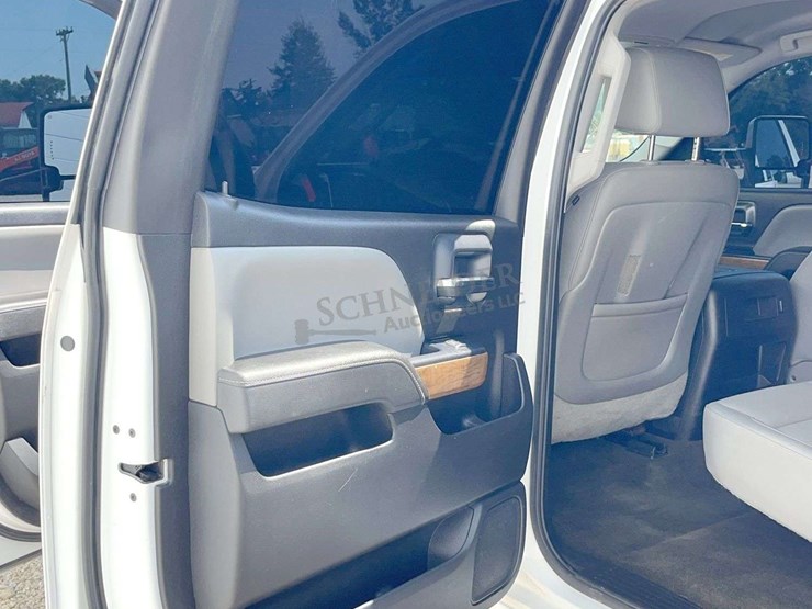 2015-chevrolet-2500hd-image-44