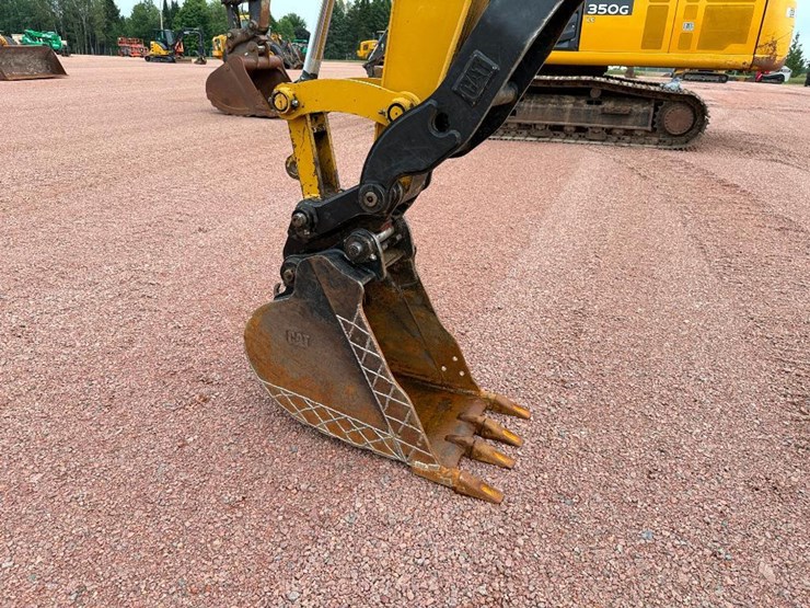 caterpillar-307.5-image-33