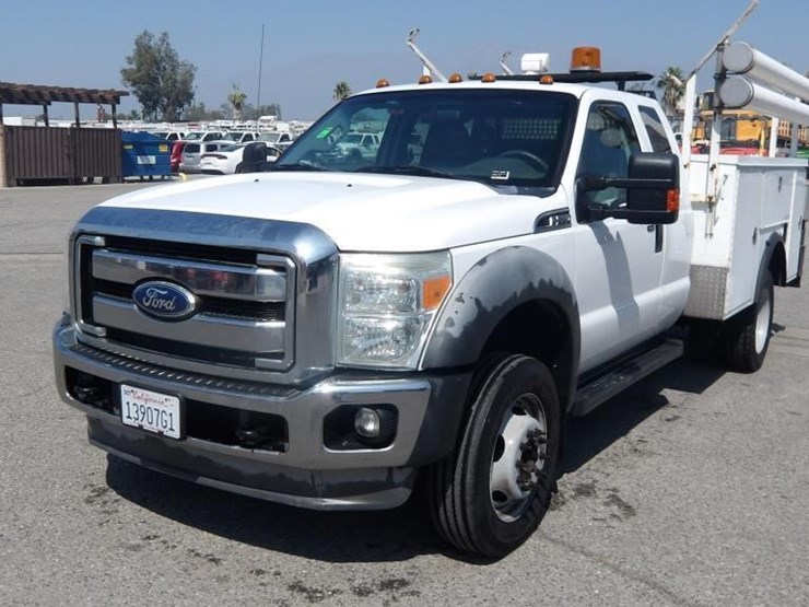 2011-ford-f550-image-1