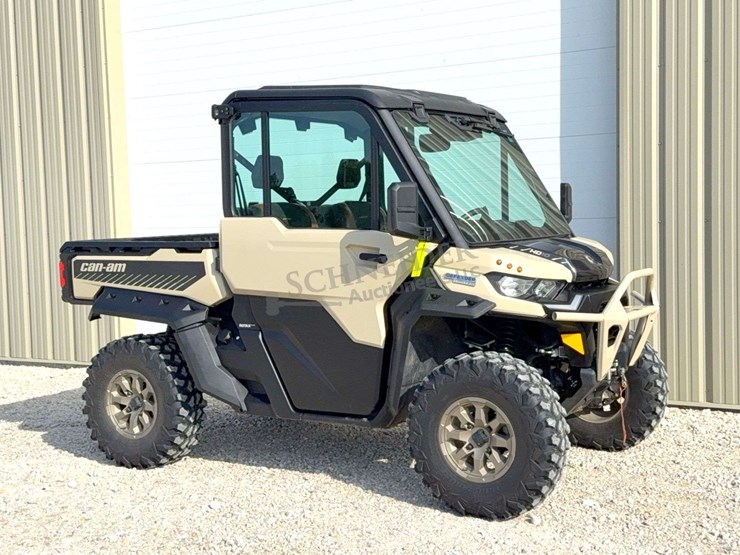 2023-can-am-hd10-defender-limited-4x4-utv-image-1