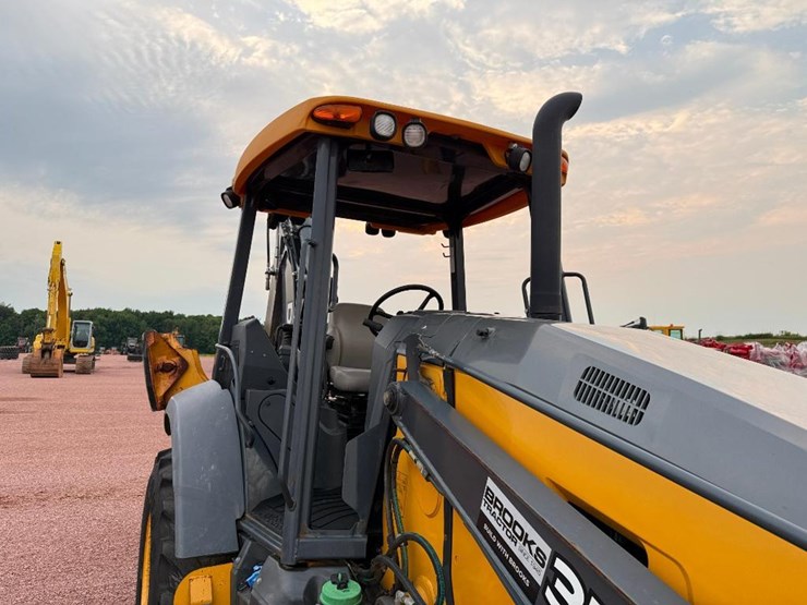 2019-deere-310sl-hl-image-18