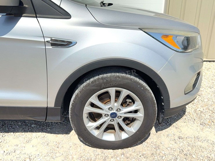 2017-ford-escape-se-image-15