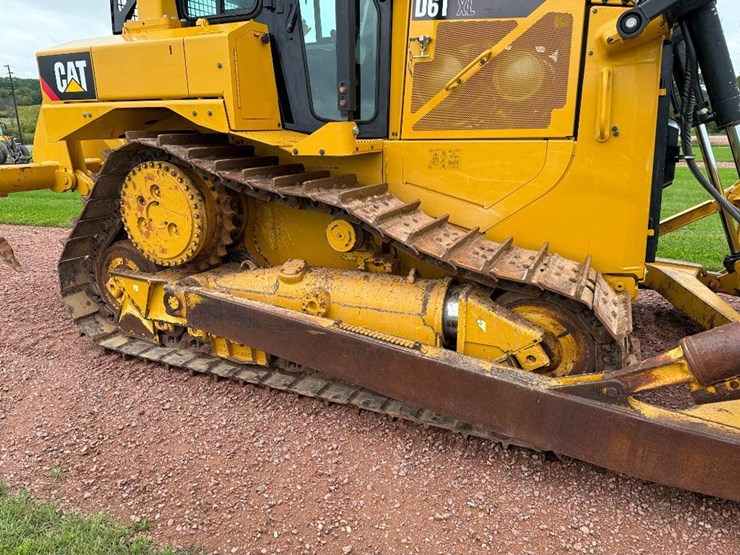 caterpillar-d6t-xl-image-15