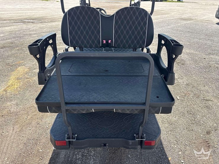 2024-vivid-ev-6-person-electric-cart-image-4