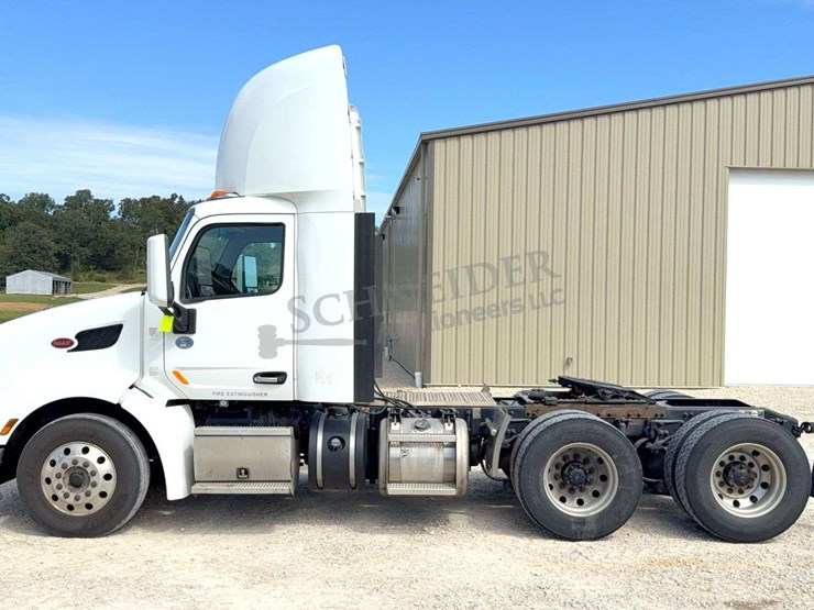 2020-peterbilt-579-image-4