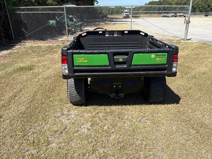 john-deere-gator-image-4