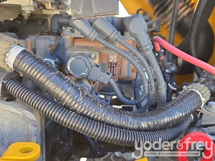 2022-komatsu-d61pxi-24-image-34