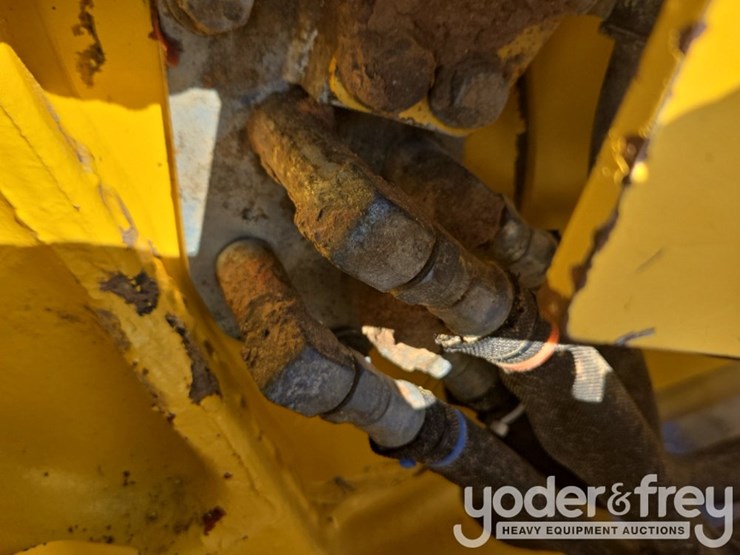 2022-komatsu-d61pxi-24-image-20