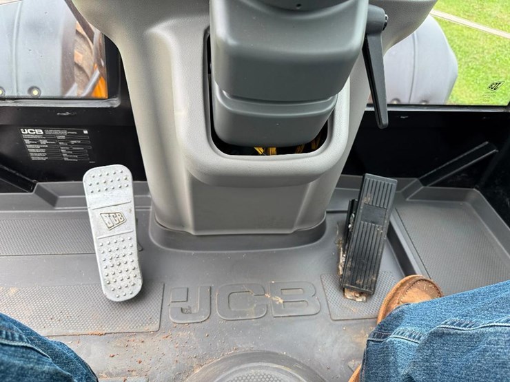 jcb-tm320-image-57