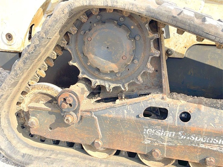 2019-bobcat-t870-image-15