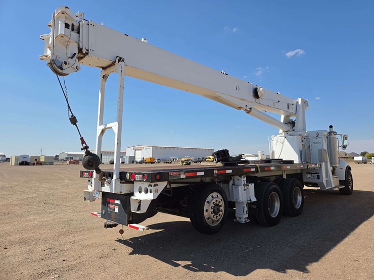2006-peterbilt-335-image-4