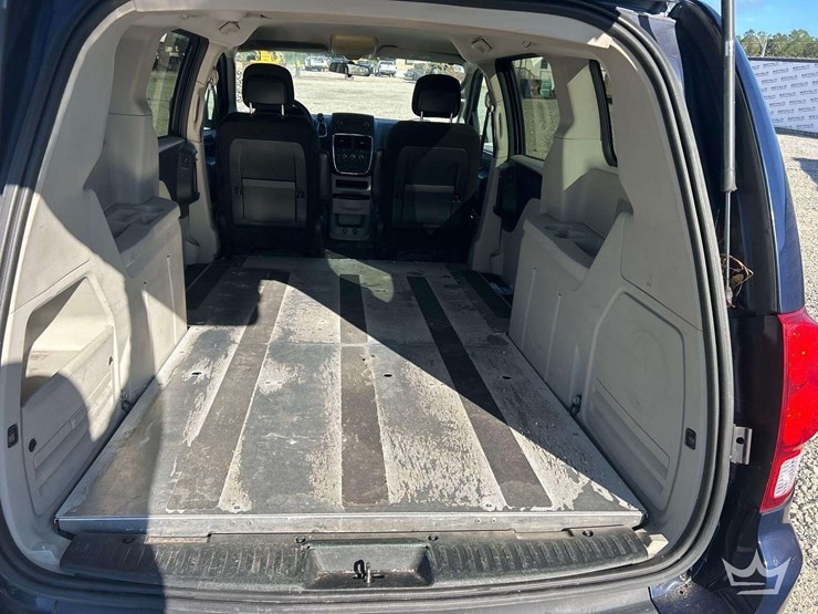 2013-ram-c/v-tradesman-image-23