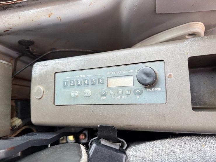 hitachi-zx225us-lc-image-54