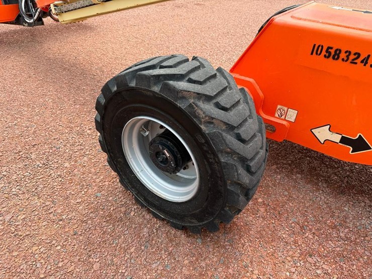 jlg-400s-image-7