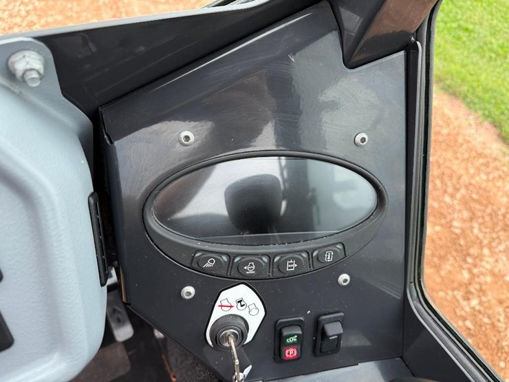 2024-bobcat-l28-image-39