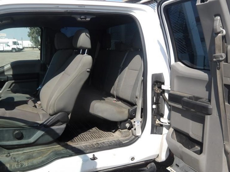 2017-ford-f550-image-22