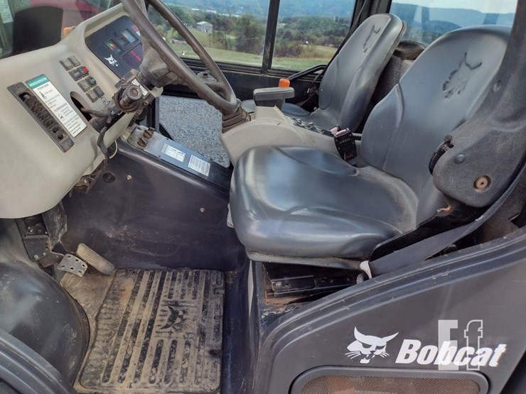 2006-bobcat-toolcat-5600-image-12