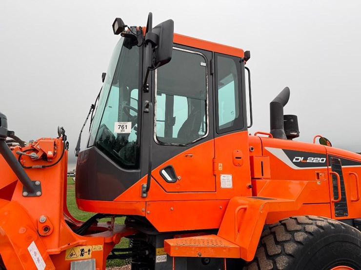 2017-doosan-dl250-5-image-16