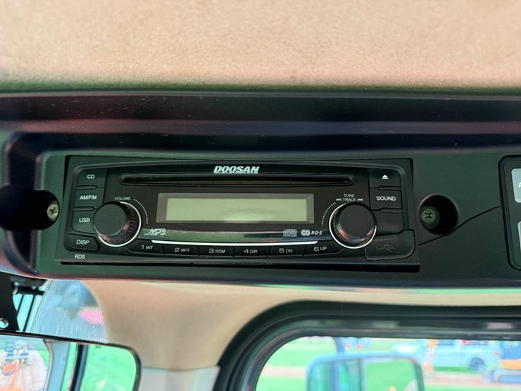 2017-doosan-dl250-5-image-55