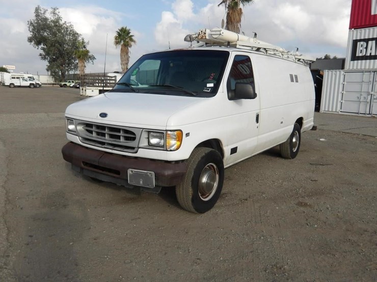 2002-ford-e350-image-1