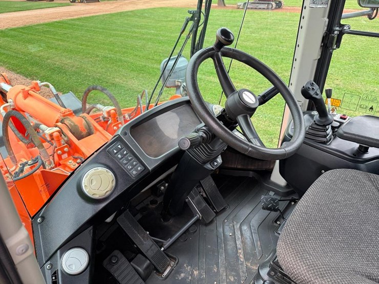 2017-doosan-dl250-5-image-51