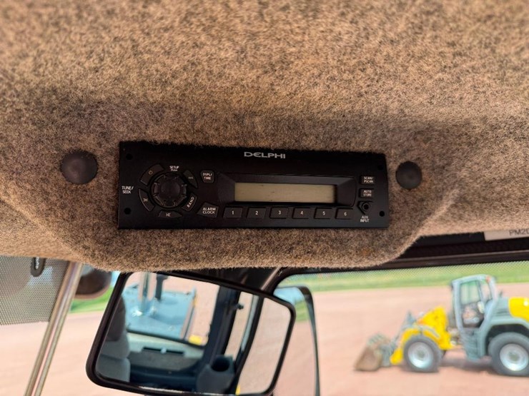 deere-524k-image-57