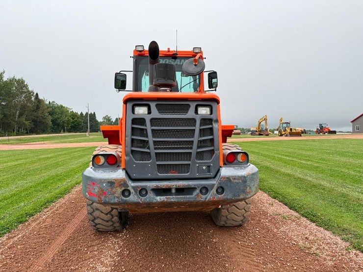 2017-doosan-dl250-5-image-5