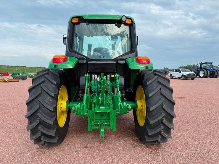 john-deere-6105m-image-5